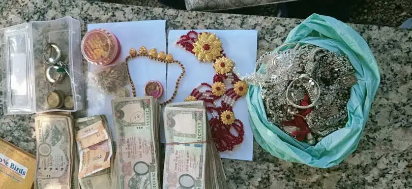 सुन–चाँदीका गरगहना र नगदसहित एक नेपालीसहित चार जना पक्राउ