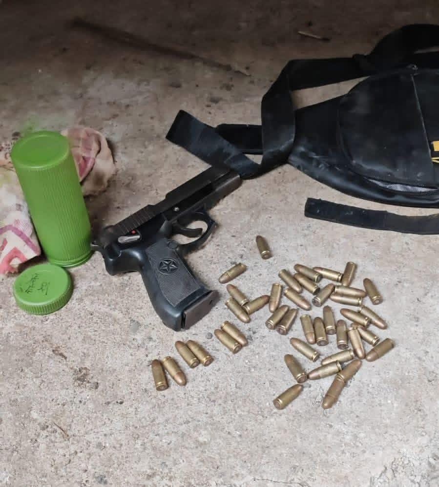 झापामा लुटिएको प्रहरी पेस्तोलसहित गोली र म्याग्जिन फेला