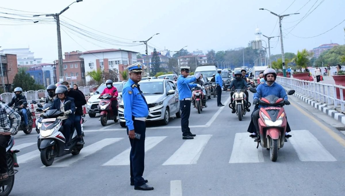 काठमाडौँमा ‘सर्प्राइज चेकिङ’ : ९८ चालक कारबाहीमा, ७ मापसेमा समातिए