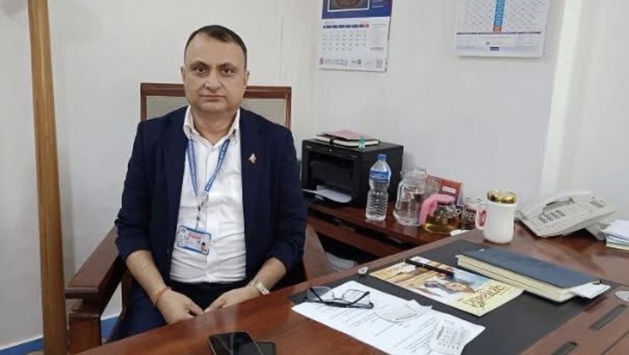 बीमा कसुर मुद्दापछि सुदूरपश्चिमका सचिव मदन दाहाल सम्पर्कविहीन