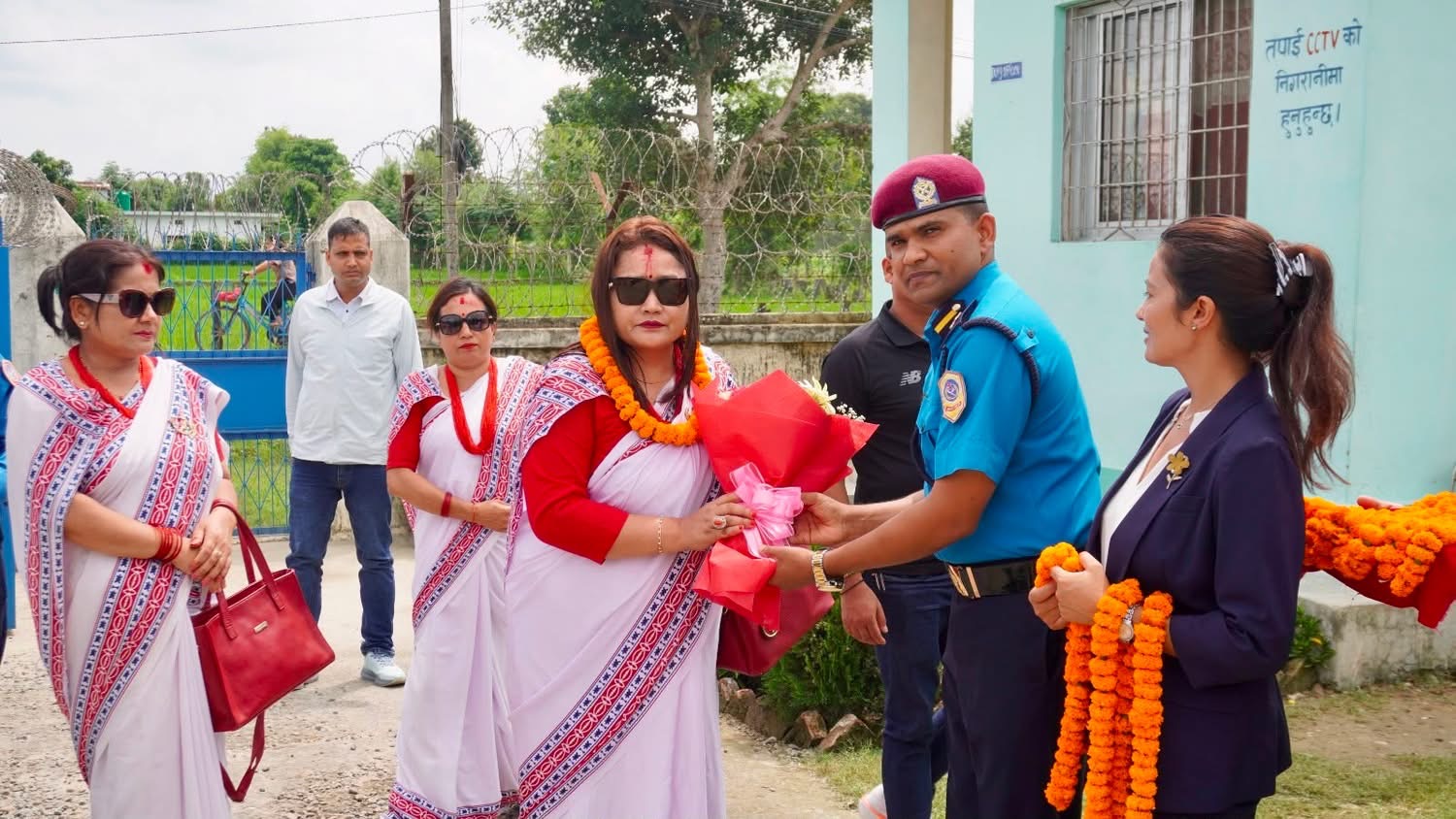 नेपाल प्रहरी श्रीमती संघकी अध्यक्ष नविना खत्रीद्वारा आशारा सुधार केन्द्रको अवलोकन