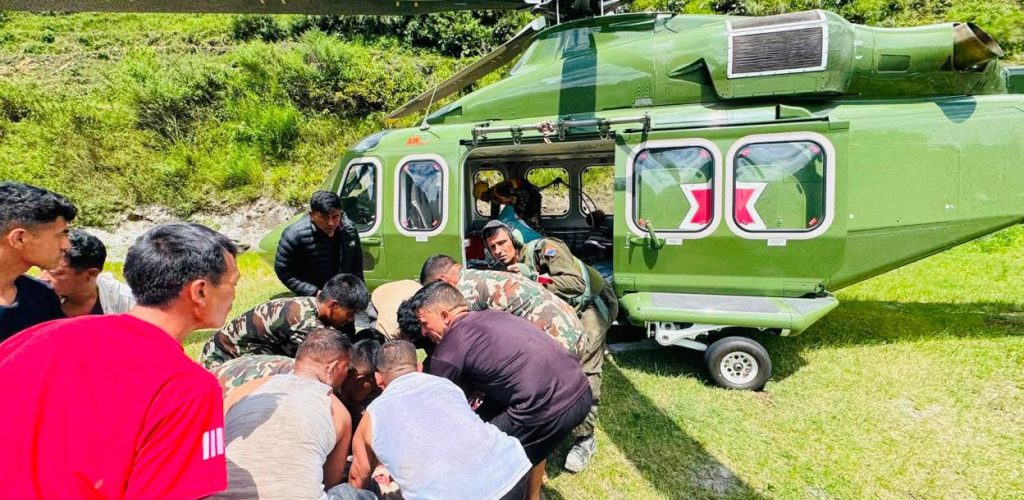 रसुवा बाढी : ८८ जनाको हेलिकप्टरमार्फत उद्धार