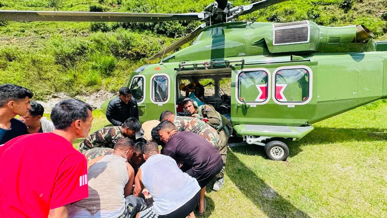 रसुवाको बाढी प्रभावित क्षेत्रमा खोजी, उद्धार र राहत कार्य तीव्र