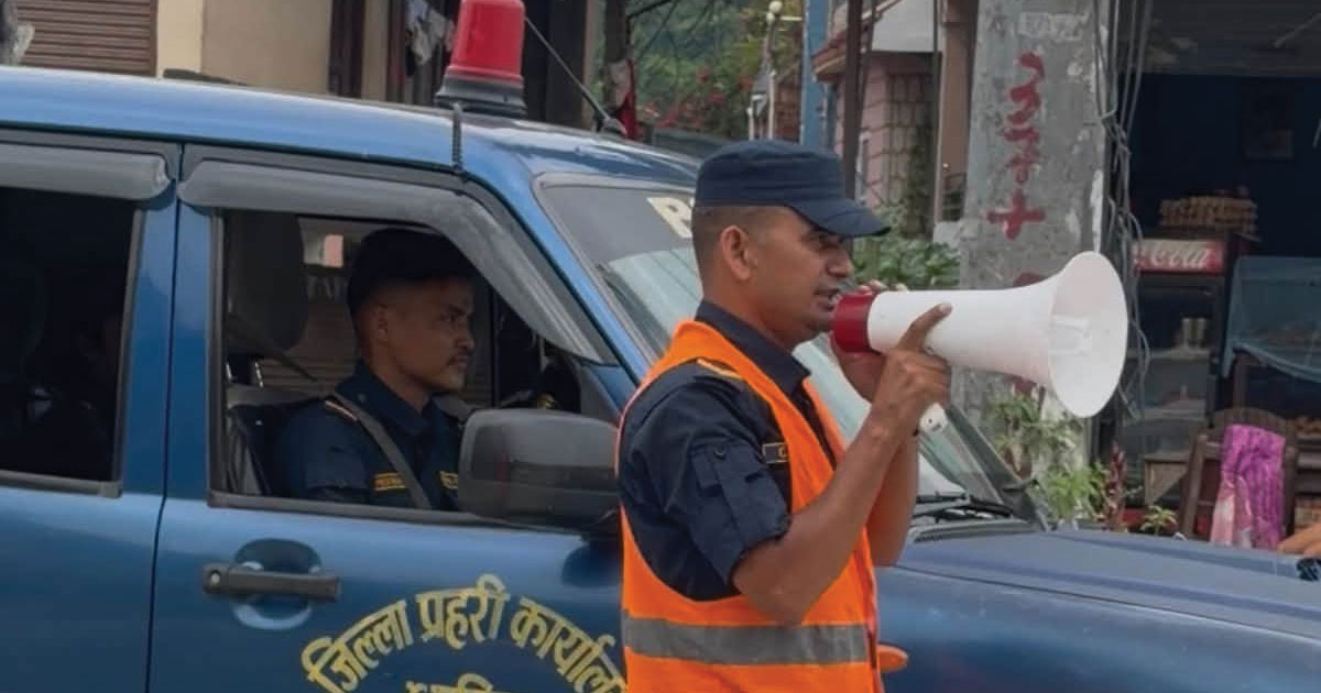त्रिशूलीको बाढीले बगाएका सामान फिर्ता गर्न धादिङ प्रहरीको आग्रह, नदिए कारबाही हुने चेतावनी