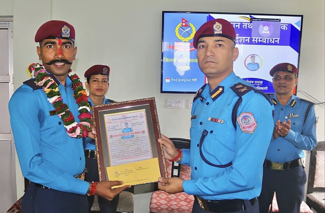 प्युठानका इन्सपेक्टर रामनारायण गुप्ता भदौ महिनाको ‘उत्कृष्ट प्रहरी’ घोषित