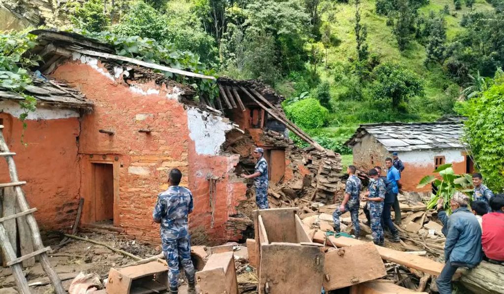 बैतडीमा पहिरोले घर पुरियो, परिवार सुरक्षित