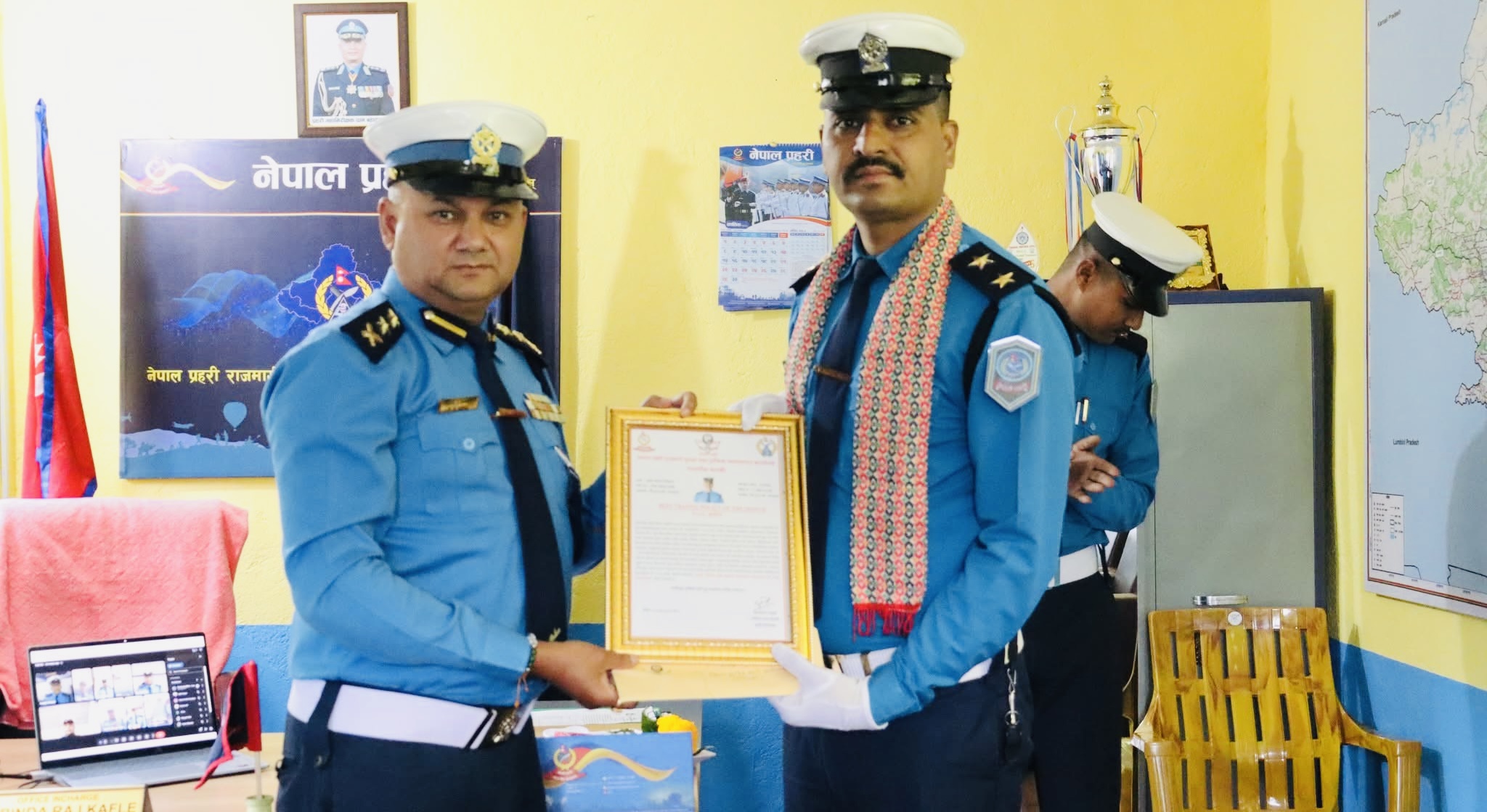 स्याङ्जाका प्रहरी नायव निरीक्षक नरेन्द्र शाही बने असोज महिनाको उत्कृष्ट ट्राफिक प्रहरी